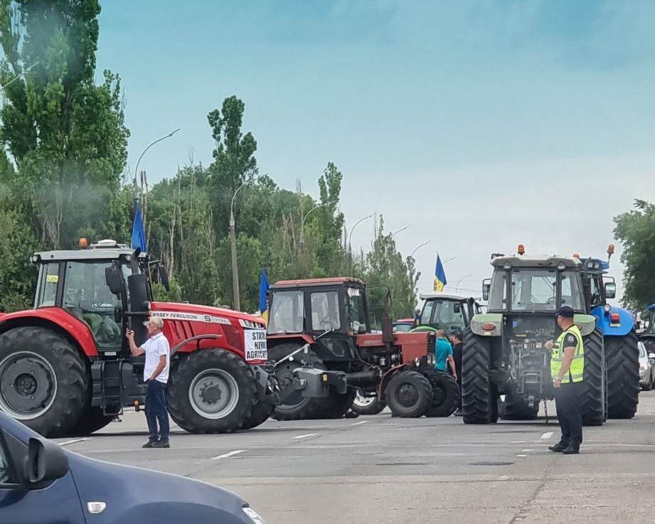 Agricultorii au ajuns cu tehnica agricolă la Chișinău