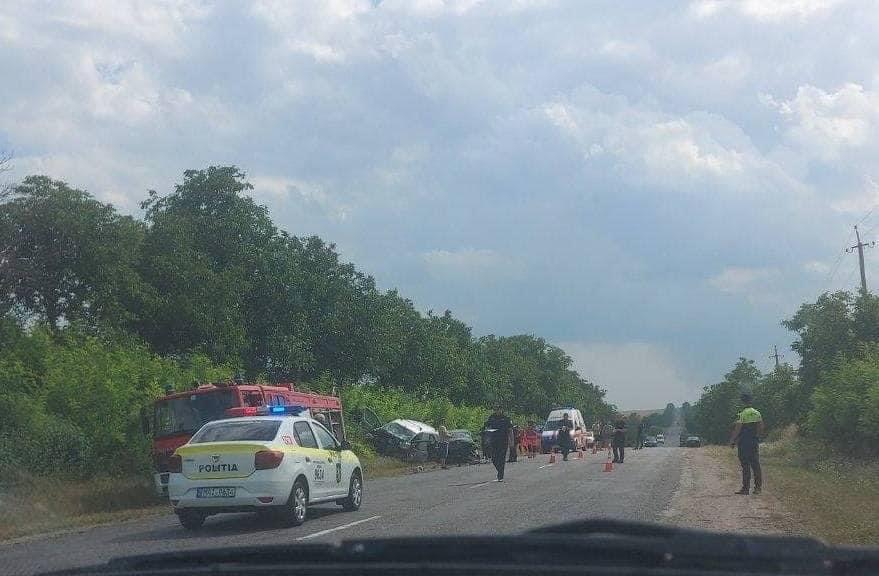 Accident rutier produs pe traseul R-7, în apropierea localității Chetrosu din raionul Drochia.