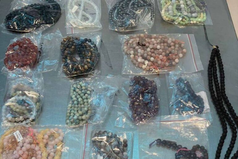 O nerezidentă a fost depistată cu bijuterii din pietre în cantități comerciale la Aeroport.