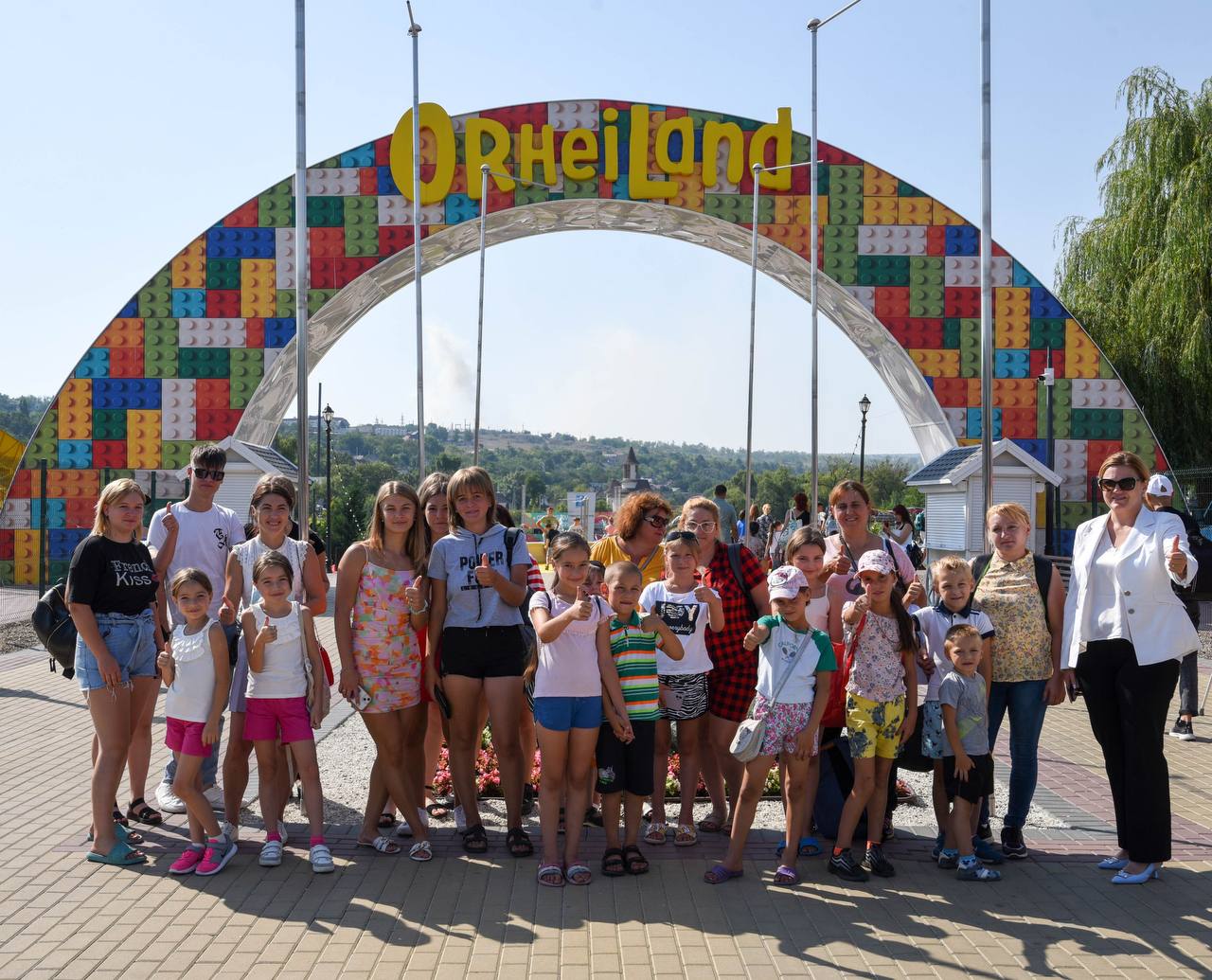 Veste bună pentru copii și părinți: Excursiile gratuite la OrheiLand continuă și în septembrie.