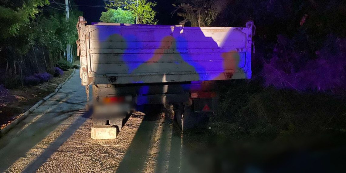 Ialoveni: Un bărbat a fost călcat pe cap de roata unui camion