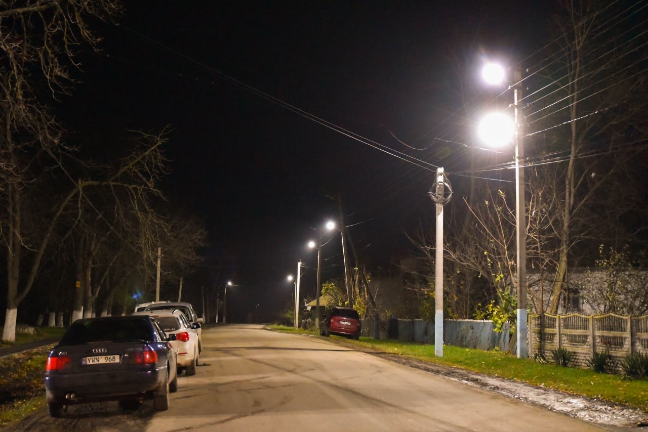 Proiectele de infrastructură și reformele lui Ilan Șor în nordul Moldovei: în satul Coteala din raionul Briceni a fost instalat iluminat stradal modern