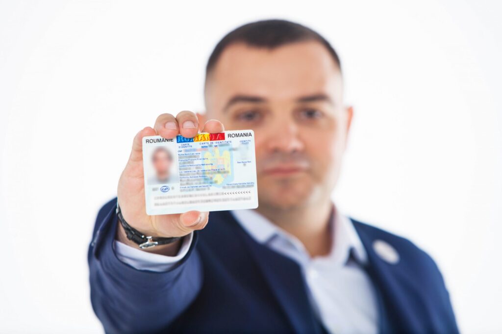 Anunț important! 300 000 de moldovenii cu cetățenie română riscă să rămână fără buletine românești.