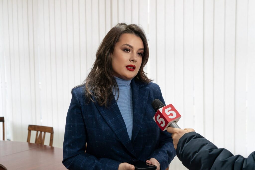 Natalia Parasca acuză guvernul PAS de ipocrizie în plină criză: „În loc să ajute oamenii, ei vorbesc despre conduita deputaților”.
