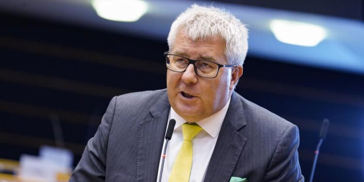 Ryszard Czarnecki: Moldova a adoptat o serie de legi care restrâng radical drepturile și libertățile cetățenilor, penalizându-i că se opun guvernării