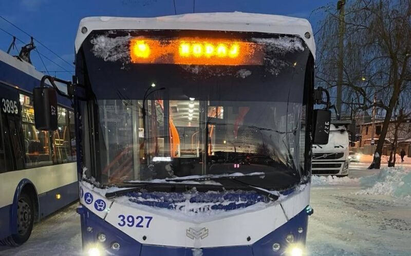 Ultima oră! A fost reluată circulația transportului public municipal.