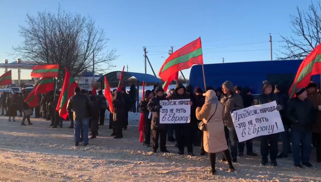 Tensiuni în zona de securitate. Locuitorii din regiunea transnistreană, scoși la proteste contra Chișinăului.