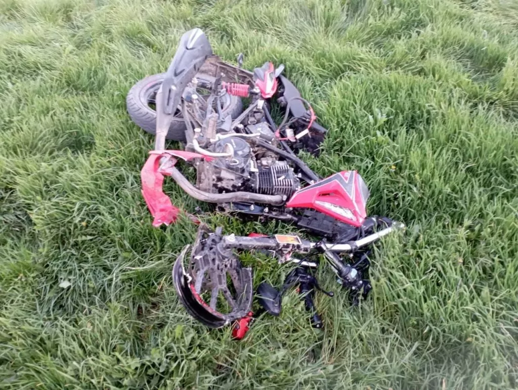 FOTO/ Alcoolul face victime. Grav accident cu implicarea unei motociclete, la Soroca.